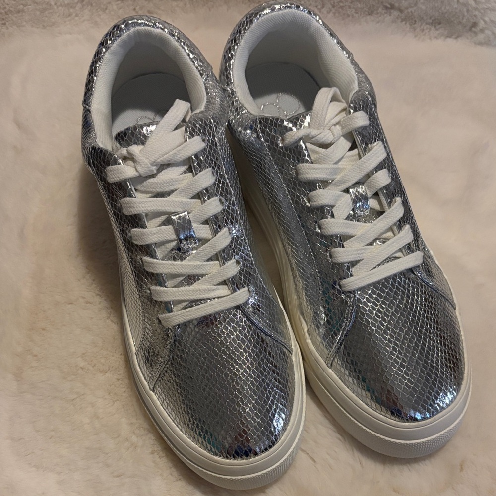 NWOB Jessica Simpson Metallic Snake Sneakers - Picture 2 of 6